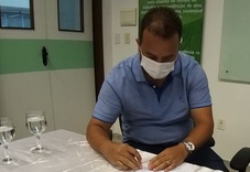 Thiago assinatura.jpg