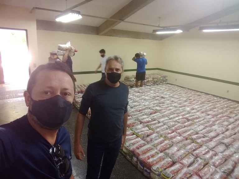 chegada das cestas PNAE em cajazeiras.jpeg