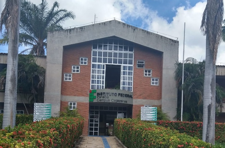 Fachada Campus Cajazeiras1.jpg