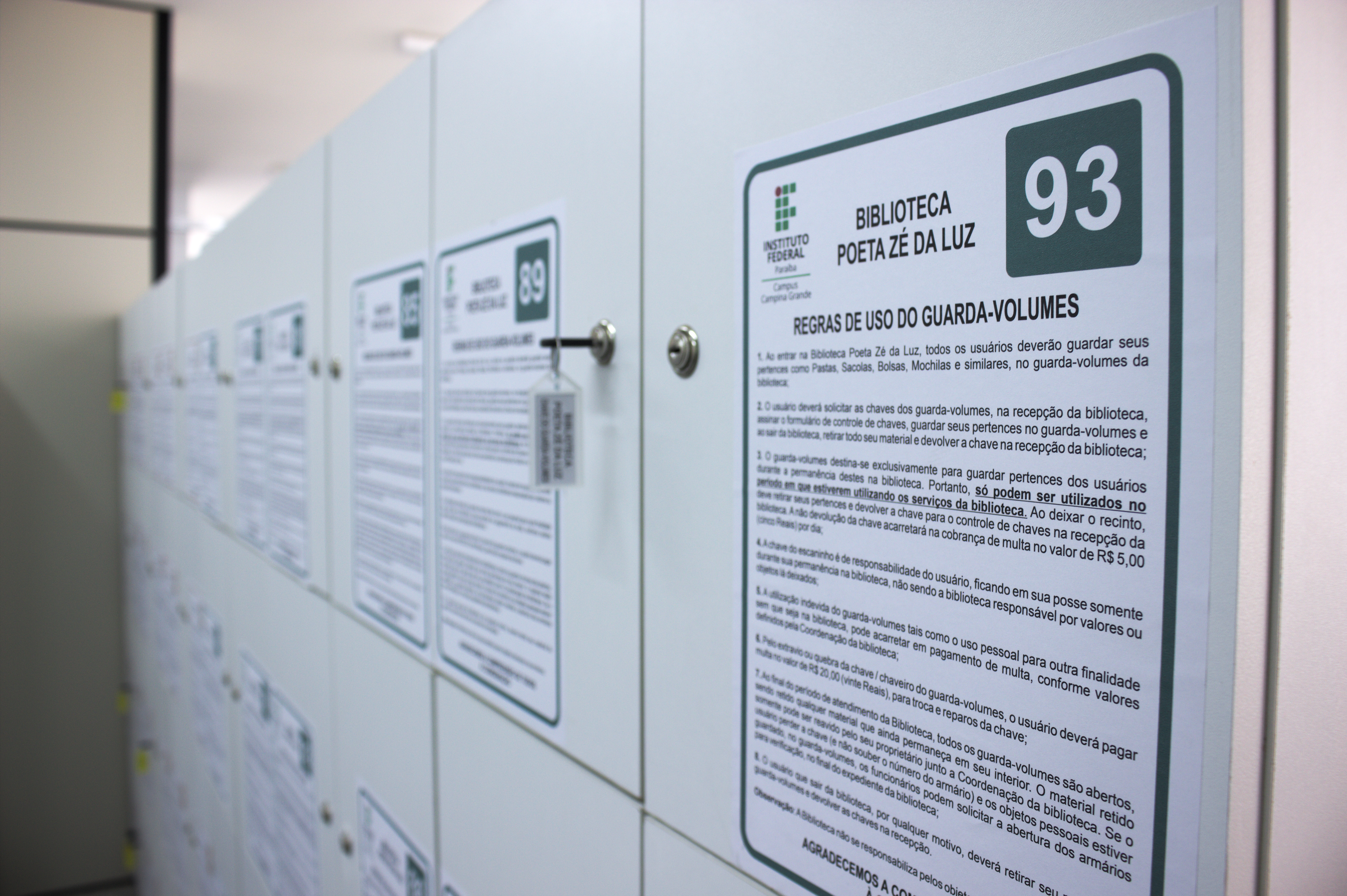 Guarda volumes da nova Biblioteca