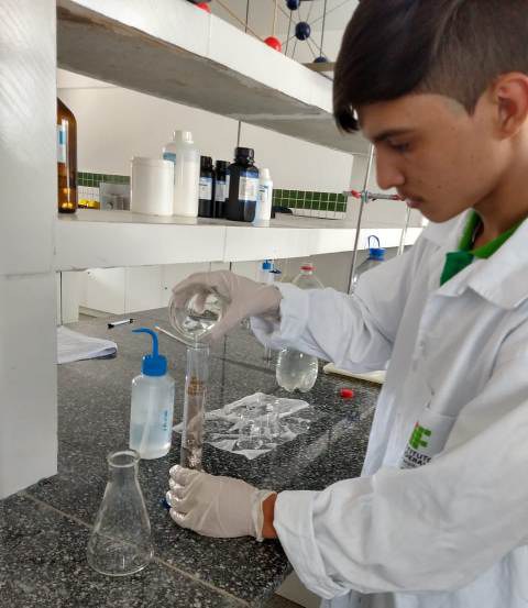 Aluno surdo Gabriel Ramos.jpg