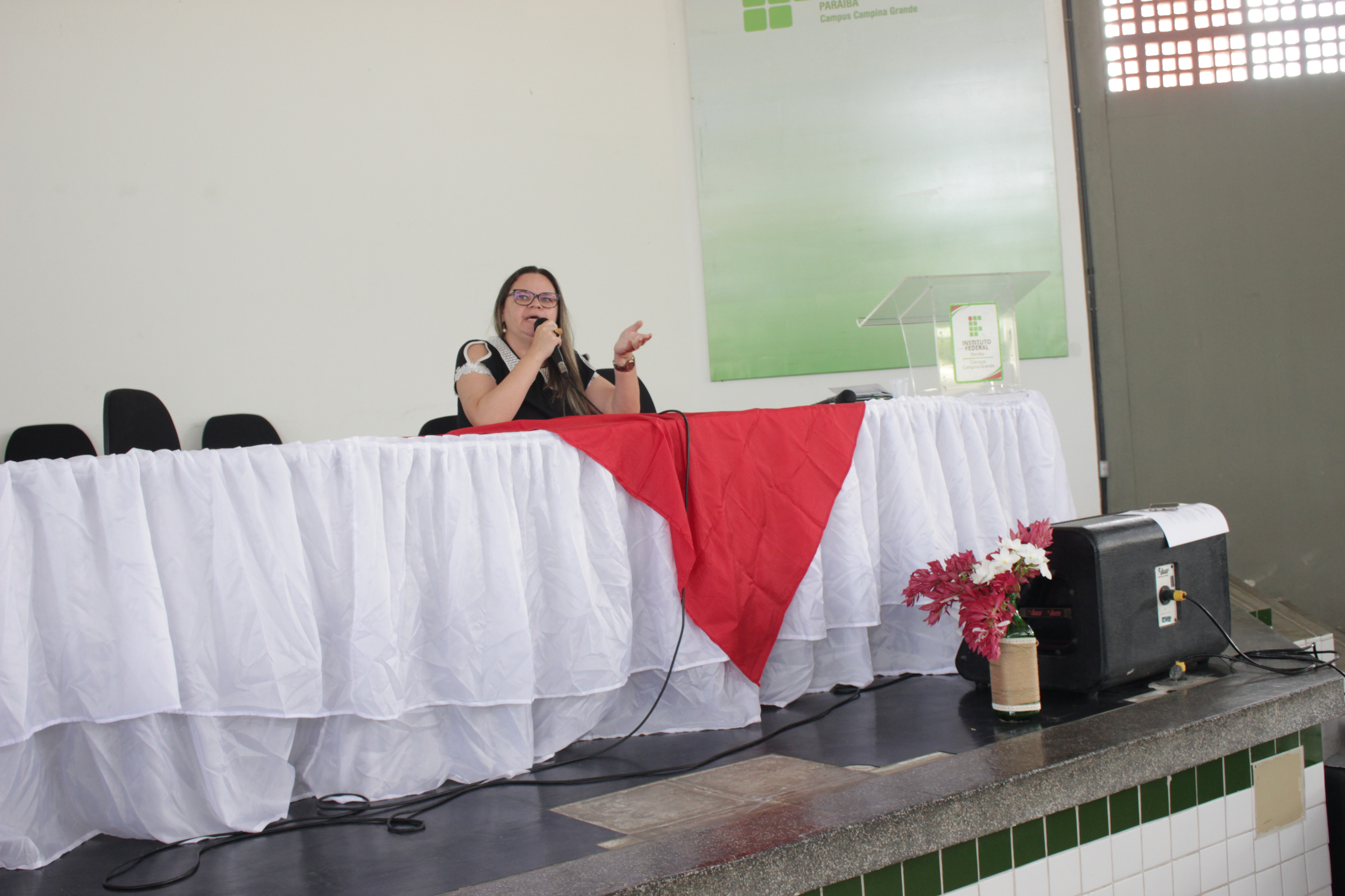 Médica da instituição, Paula Falcão, falou sobre a atuação do setor no campus 