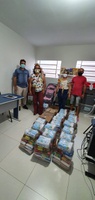 Famílias receberam 55 cestas básicas da campanha