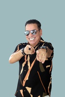 Cantor será o primeiro a se apresentar, ao vivo, na nova emissora de rádio