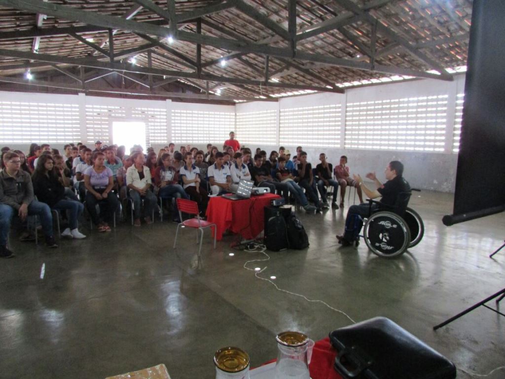 Palestra na Escola Municipal de Ensino Fundametal Olimpia Souto.jpg