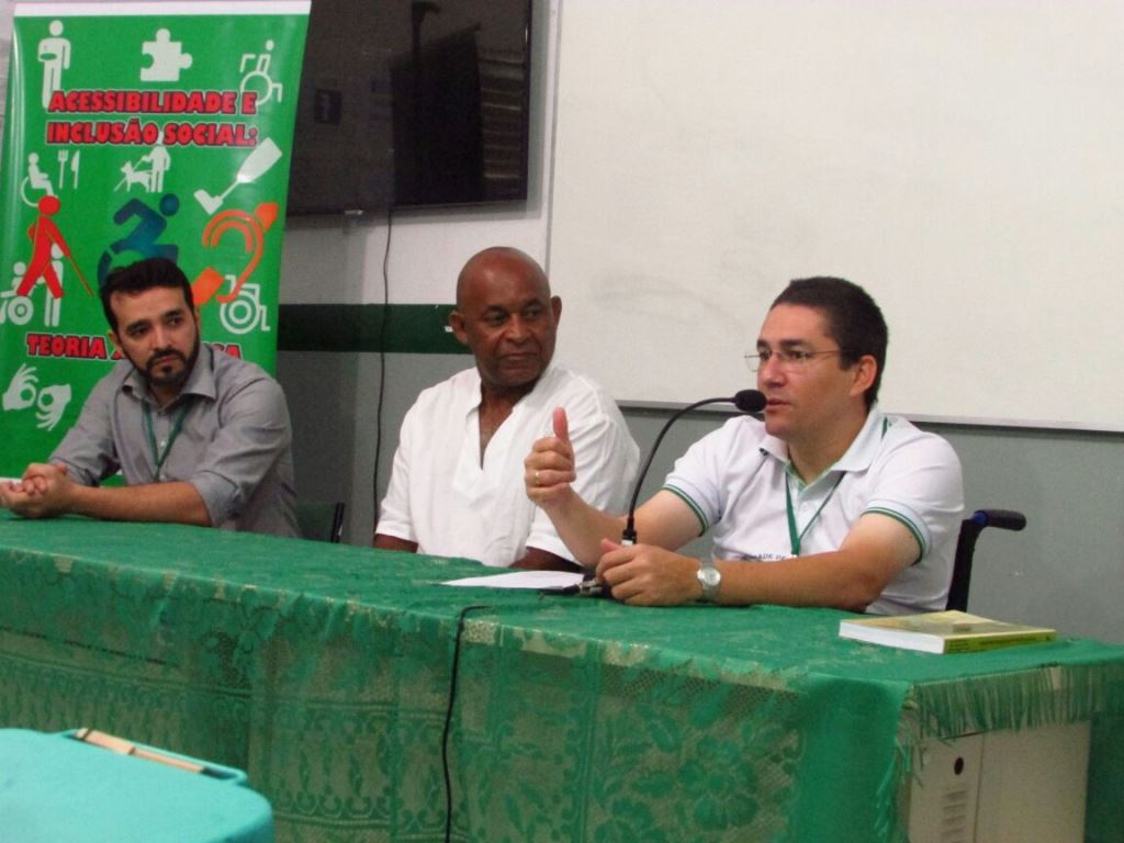 Palestra no Dia Internacional da Pessoa com Deficiência.jpg