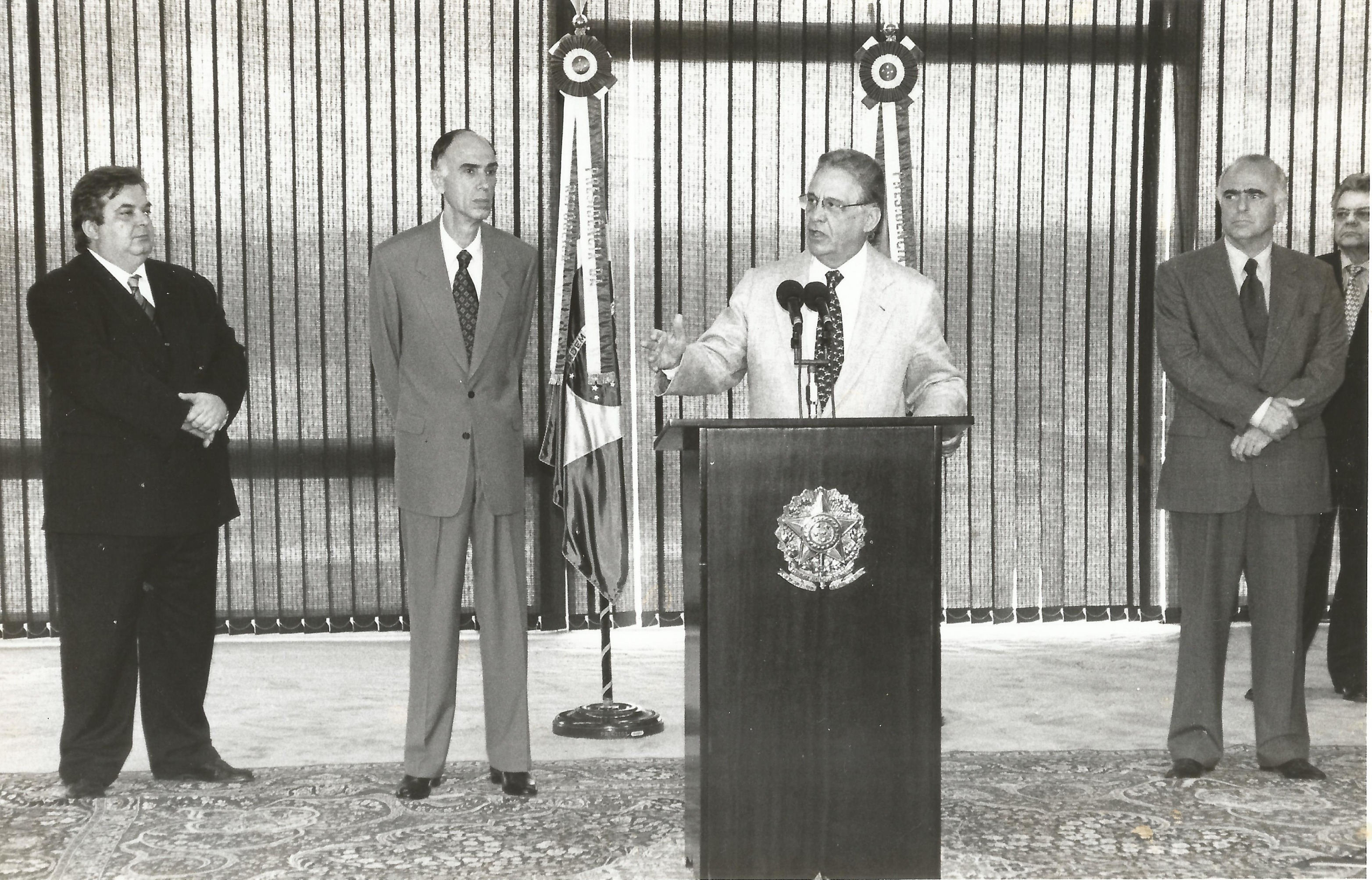 Assinatura do Decreto de criação do CEFET - Brasília - 22 março de 1998