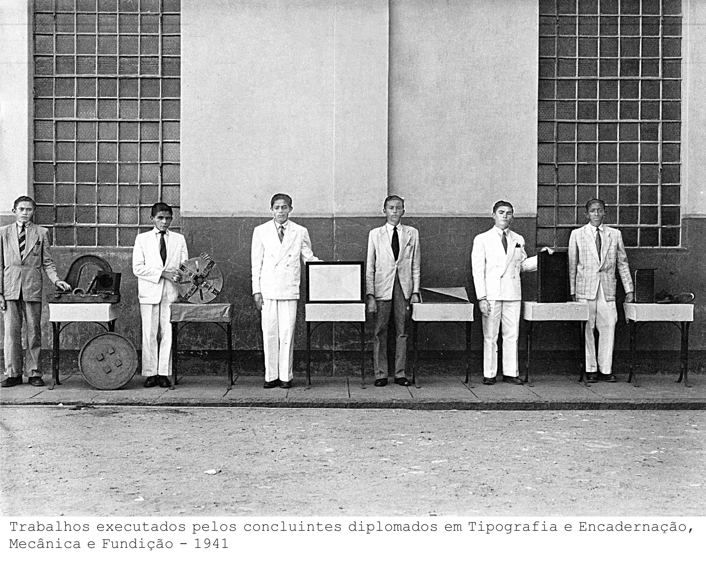 Exposição (trabalhos executados pelos alunos concluintes)