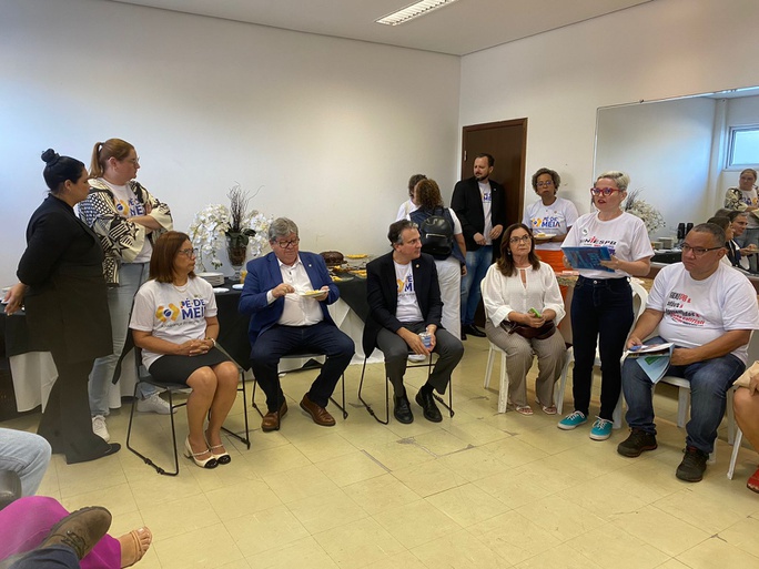 Pauta foi o movimento grevista. Expectativa é por nova mesa de negociações
