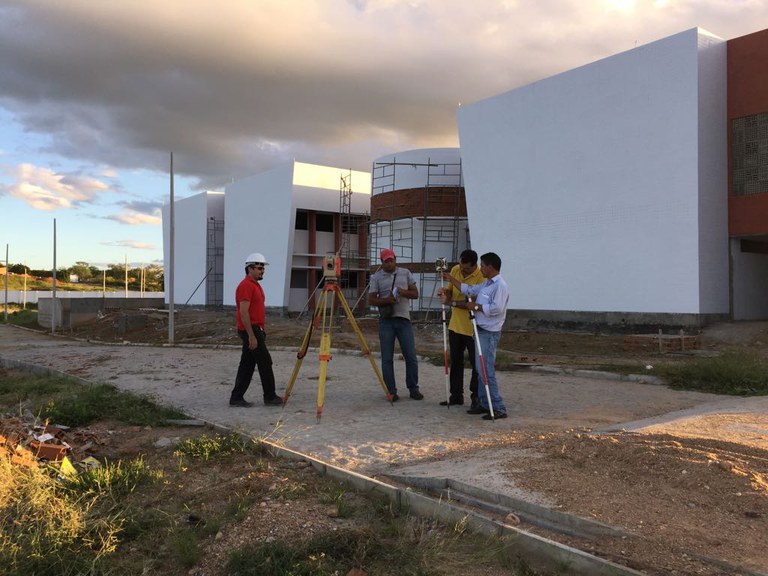 11Instalação da Estação Meteorológica (13).jpg