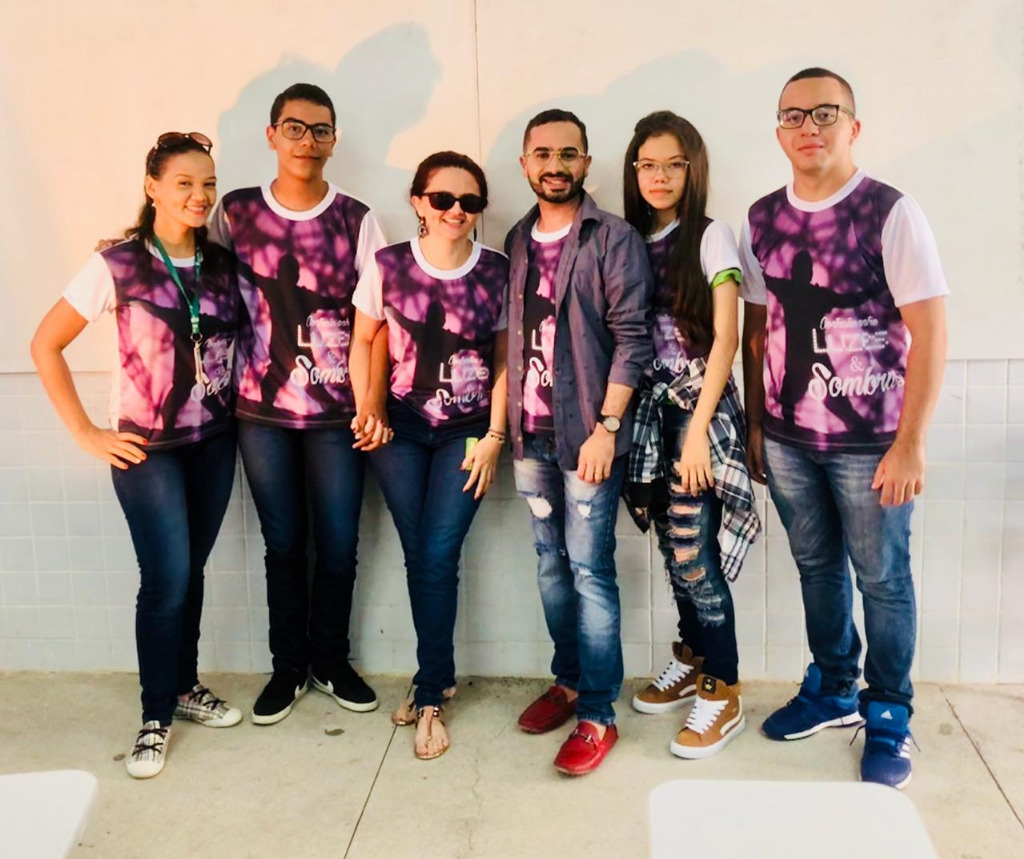 Projeto de Extensão - Teatro de Sombras (11).JPG