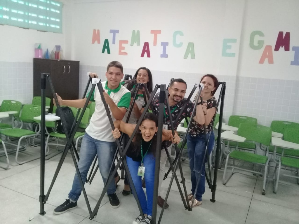 Projeto de Extensão - Teatro de Sombras (13).JPG