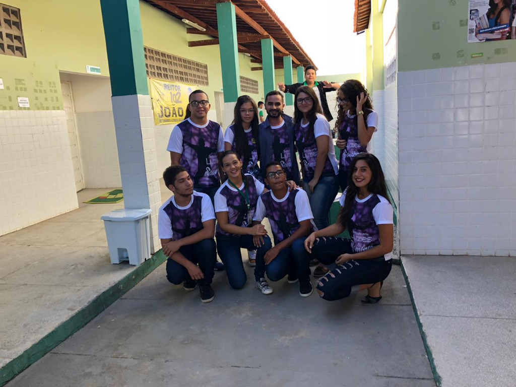 Projeto de Extensão - Teatro de Sombras (14).JPG