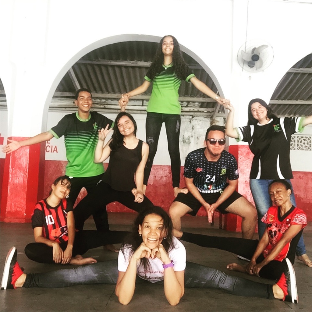 Projeto de Extensão - Teatro de Sombras (2).JPG