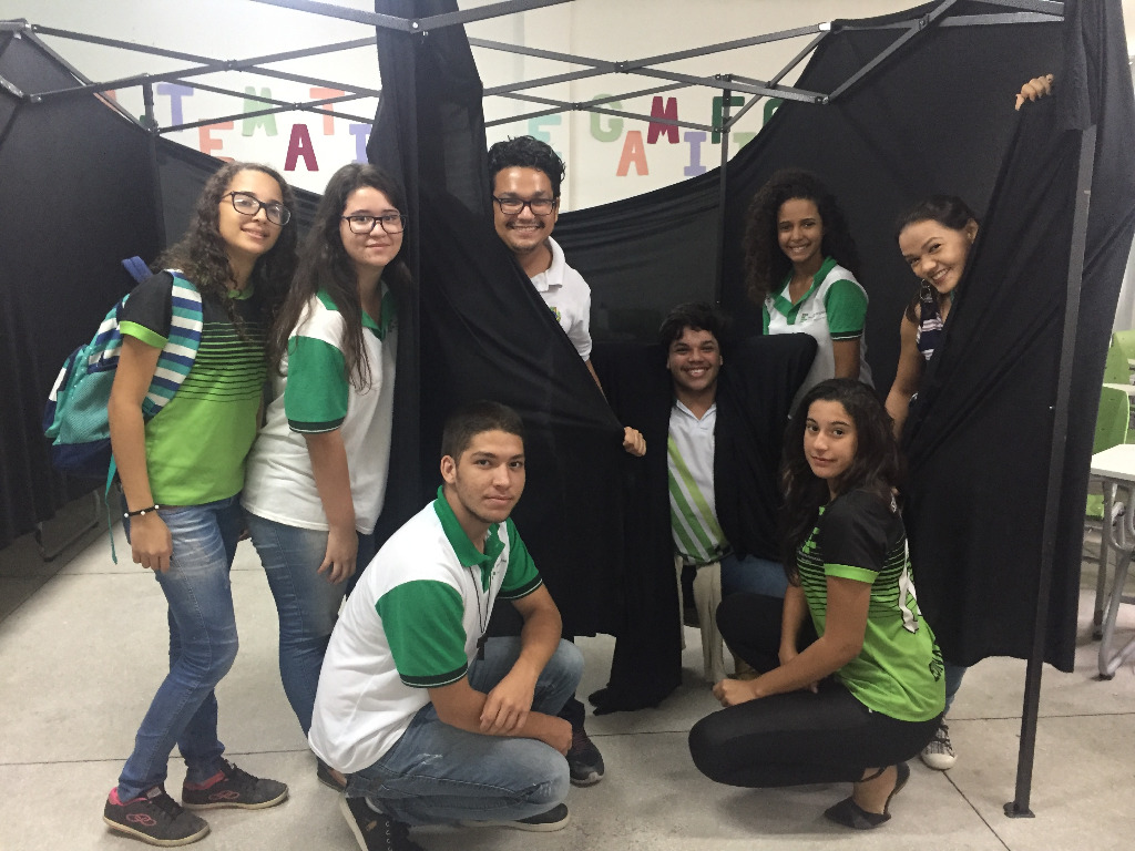 Projeto de Extensão - Teatro de Sombras (6).JPG