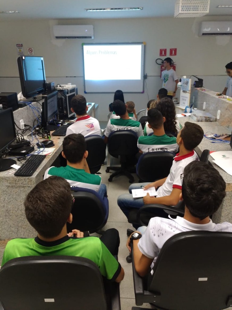 Minicurso - Robótica e Inteligência Artificial (5).jpeg