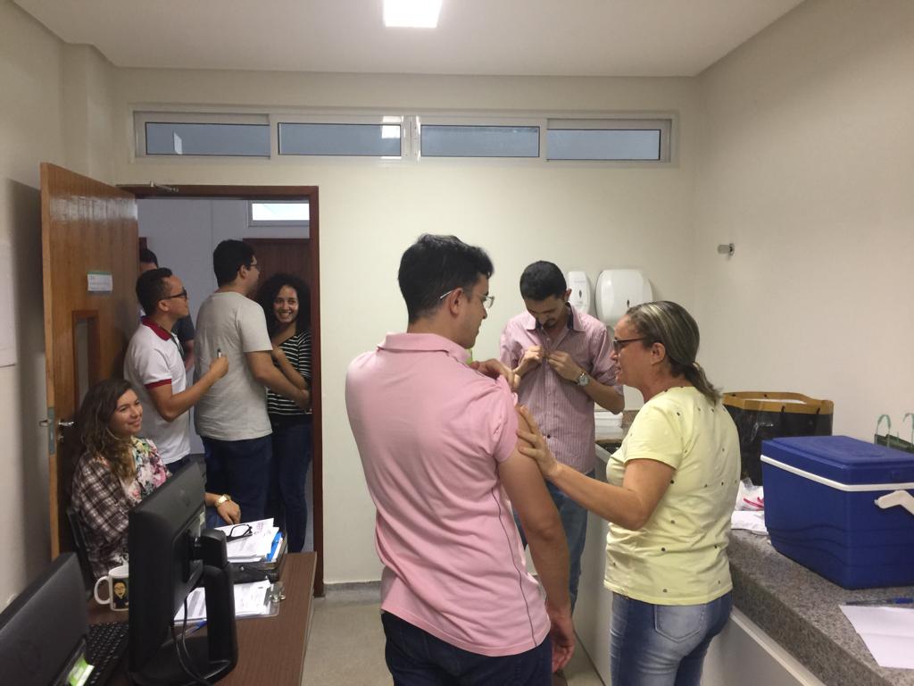 Servidores são imunizados (3).jpeg