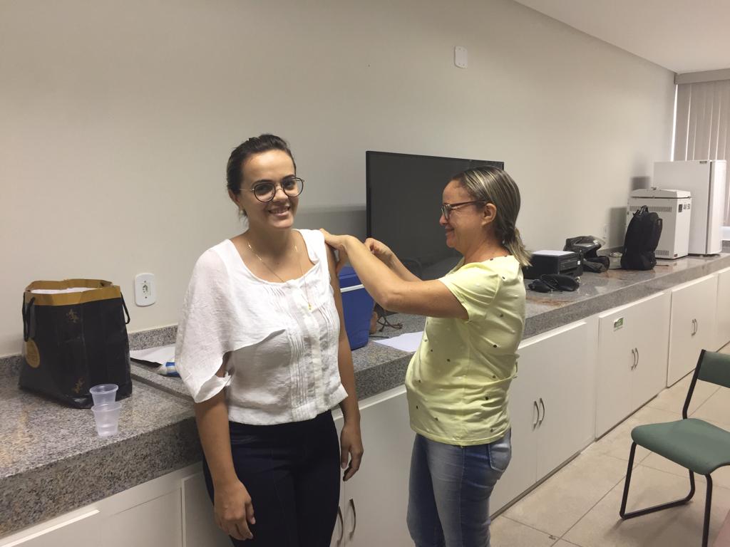 Servidores são imunizados (7).jpeg