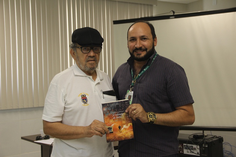 Palestra de historiador renomado no Campus Itaporanga (10).jpeg