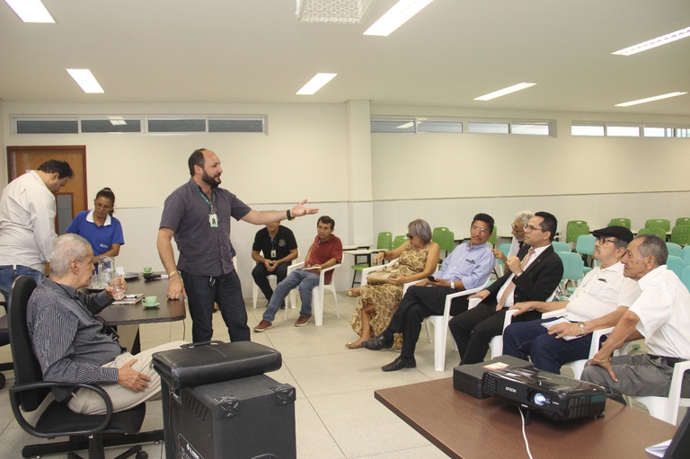Palestra de historiador renomado no Campus Itaporanga (12).jpeg