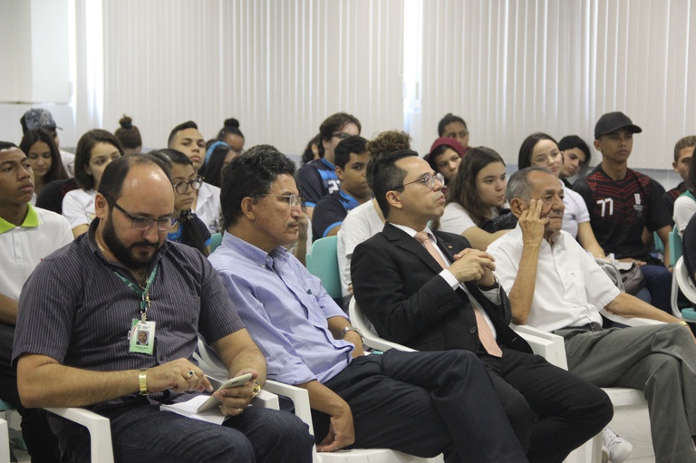 Palestra de historiador renomado no Campus Itaporanga (4).jpeg