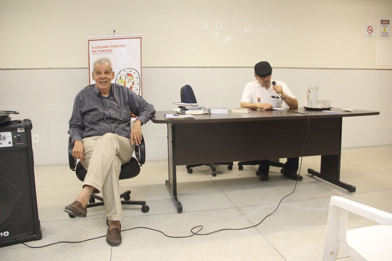 Palestra de historiador renomado no Campus Itaporanga (6).jpeg