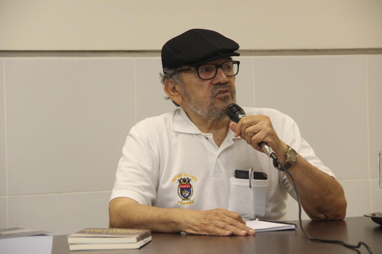 Palestra de historiador renomado no Campus Itaporanga (7).jpeg