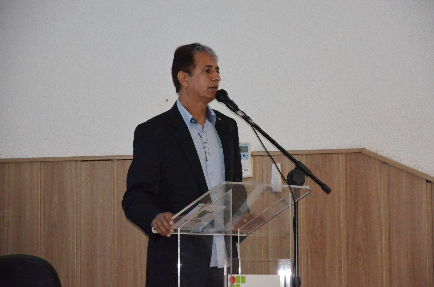 Neilor durante o encontro