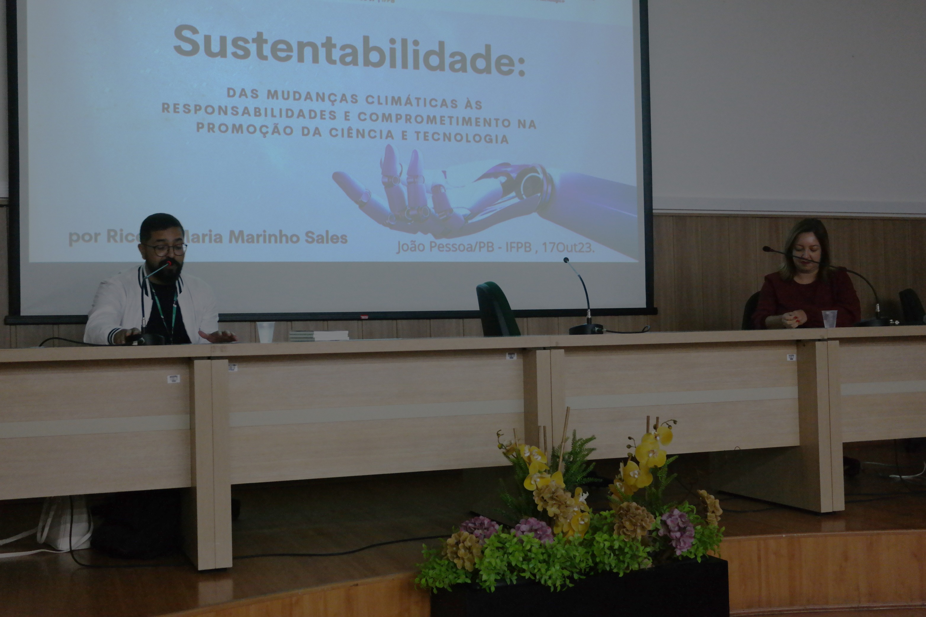 Professores Adriano Lucena e Ricélia Sales.JPG