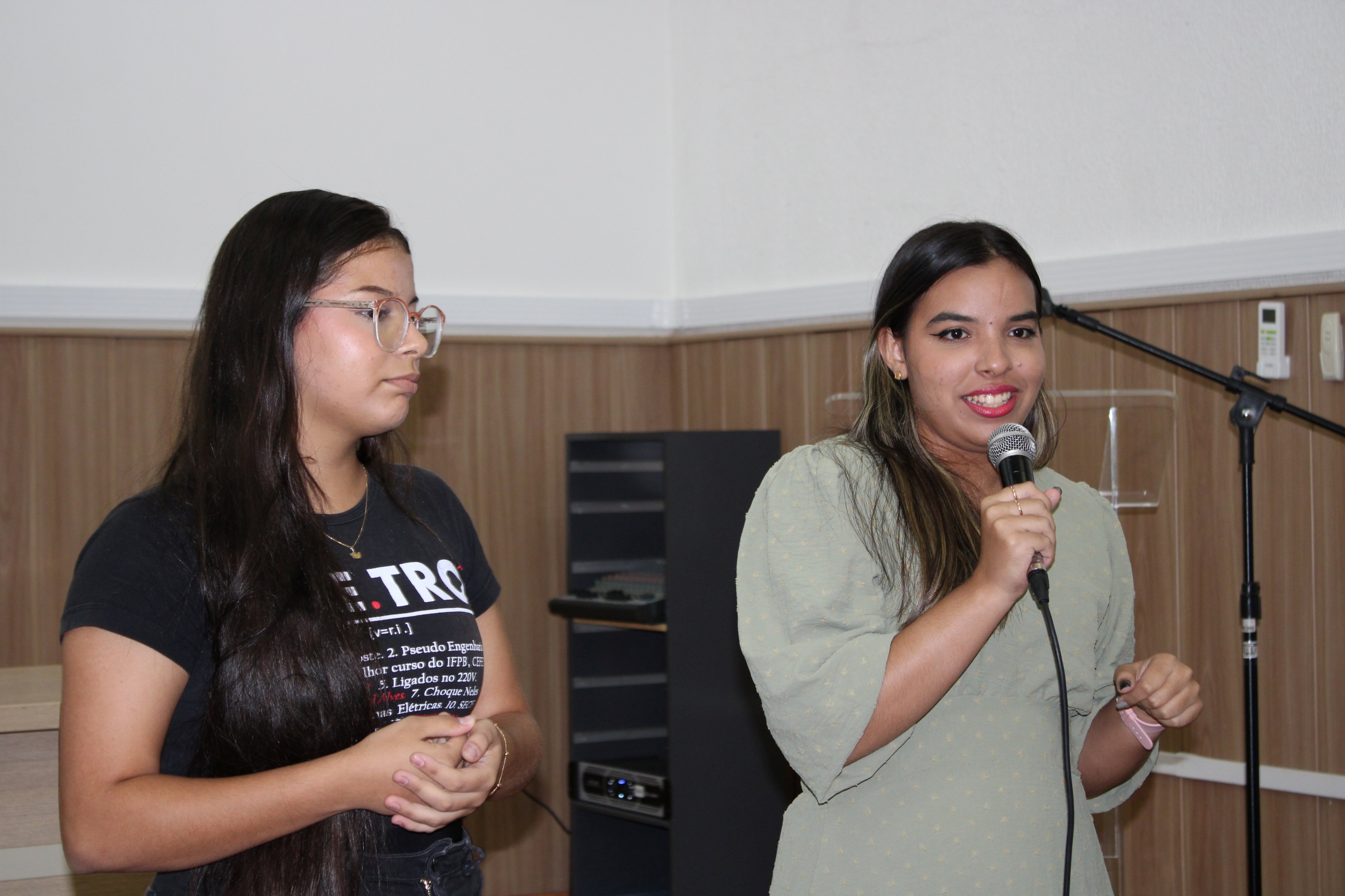 Sofia Nóbrega e Maria Eduarda.JPG
