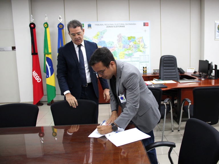 Doação TRE - assinatura 2.JPG