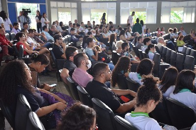 Publico no auditorio.jpg