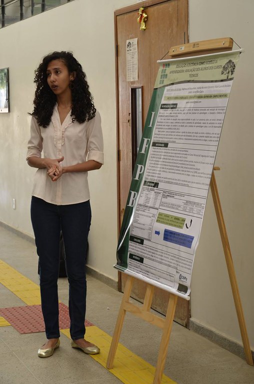 apresentação de trabalho.jpg