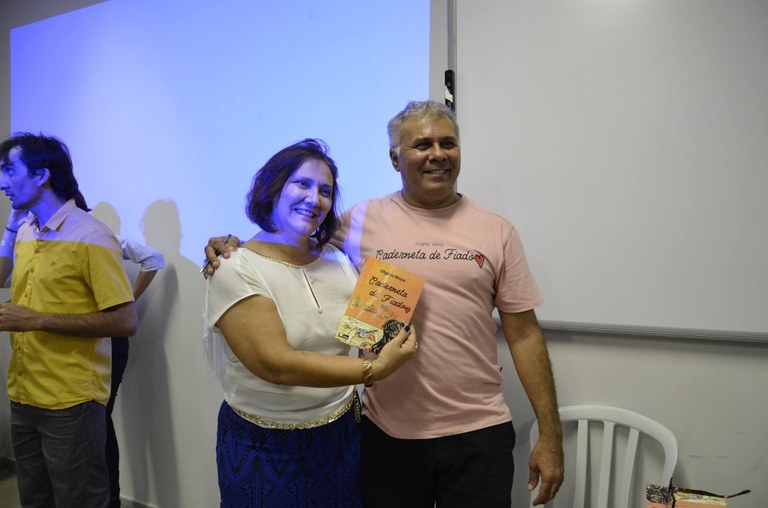 lançamento de livro3.jpg
