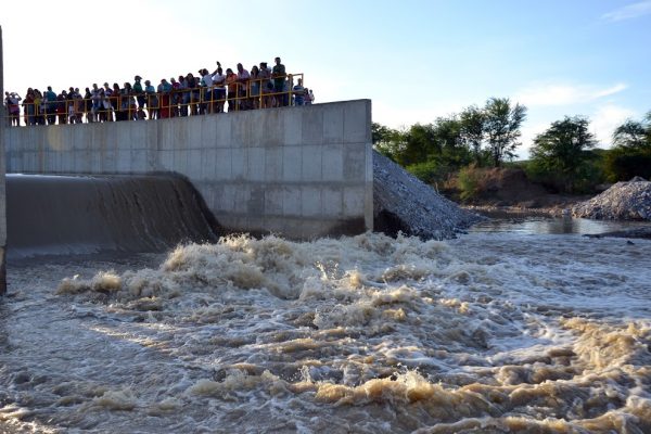 Transposição deságua em Monteiro