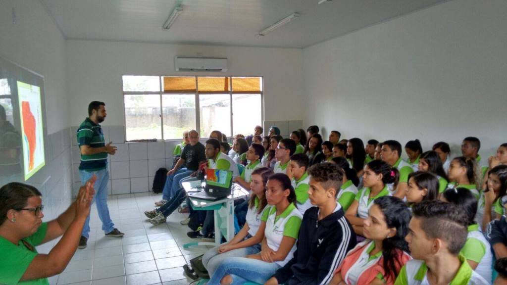 Santa Rita - estudantes 1.jpg