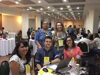 Professor Maxwell, ao centro