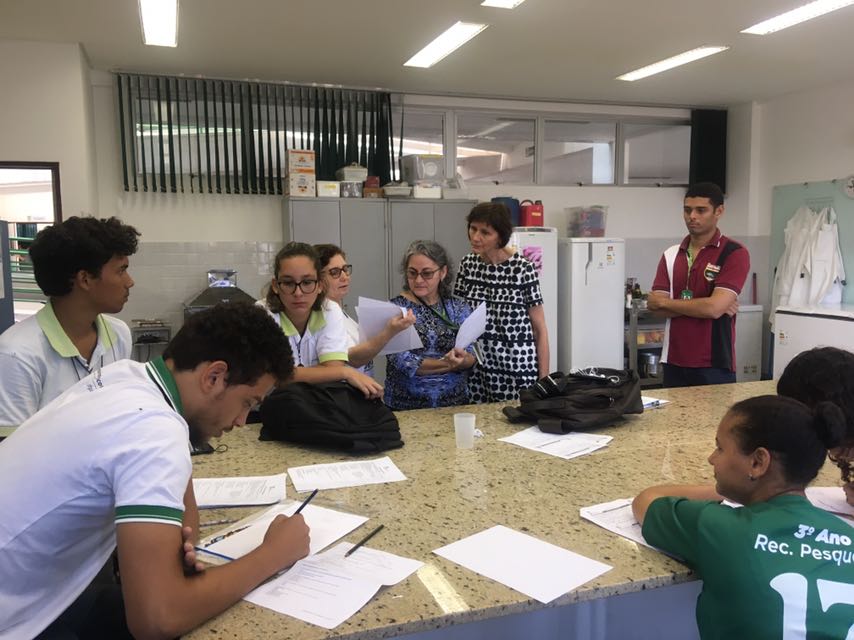 A professora finlandesa estabeleceu contato com alunos e servidores.jpeg