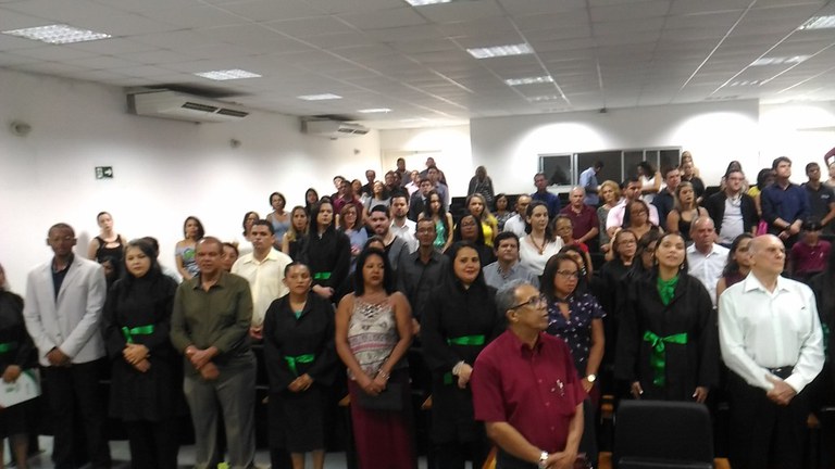 formandos e seus familiares.jpg