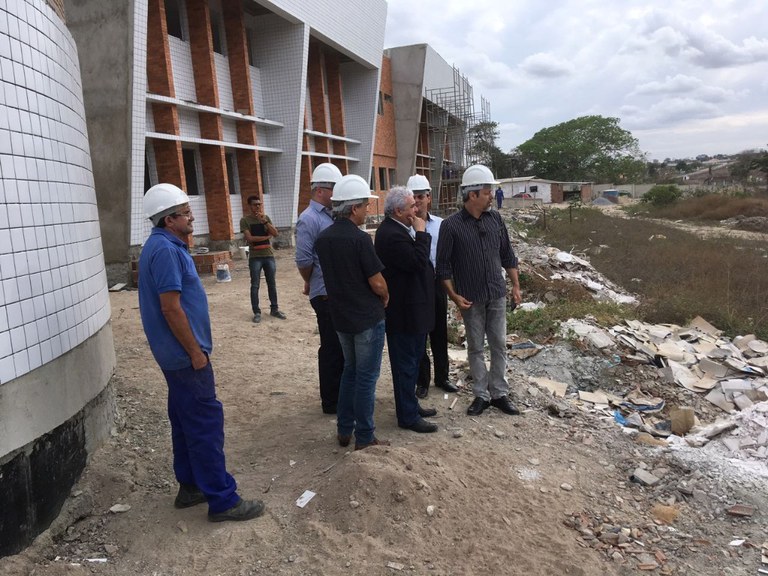 Visita do reitor ao campus Esperança.jpg