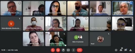 reuniao com os servidores.jpg