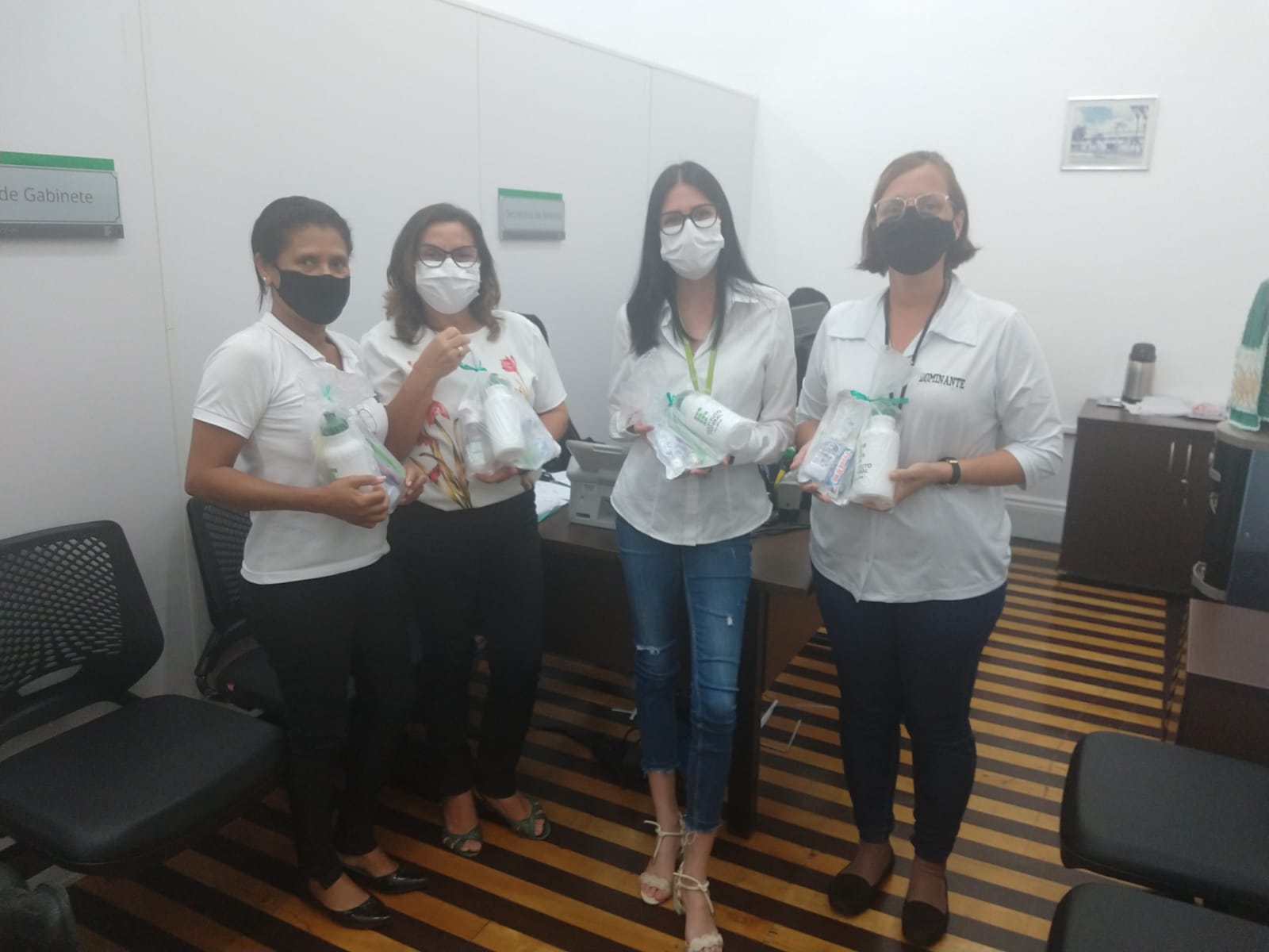 Entrega de kits na Reitoria