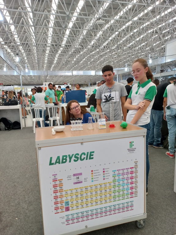 laboratorio movel quimica profept IFPB Copia.jpg