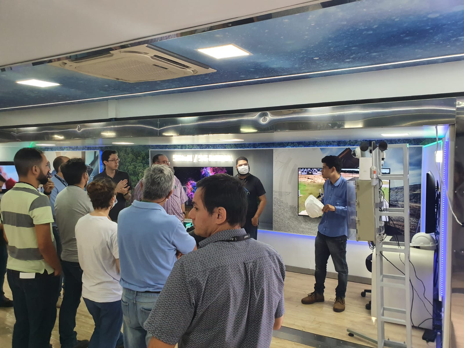 visita guiada dos participantes.jpg