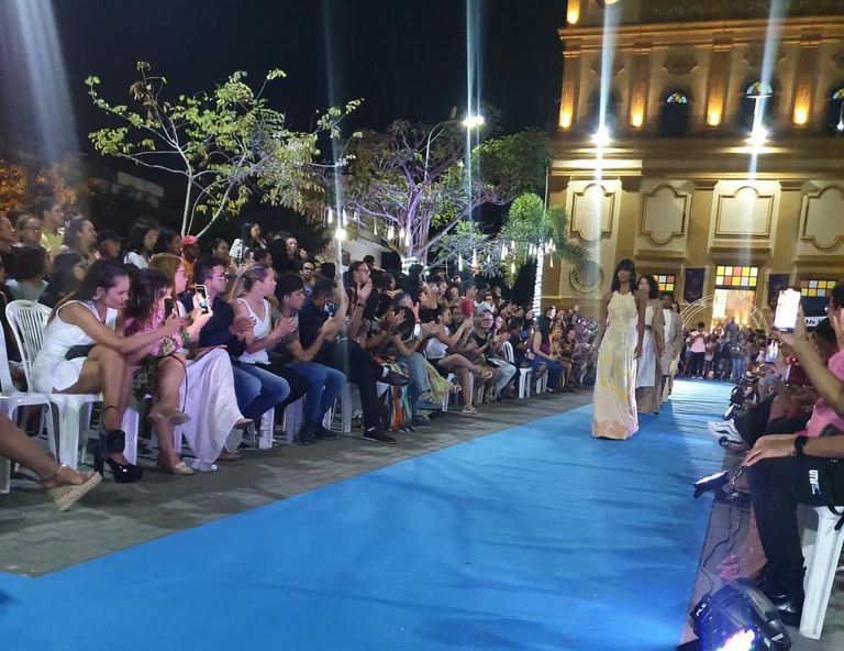 abertura do desfile.jpg