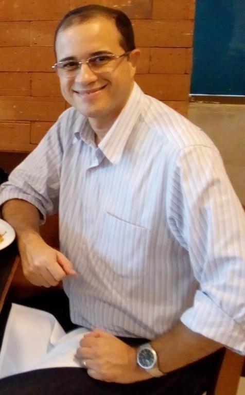 Professor Marcos Lázaro