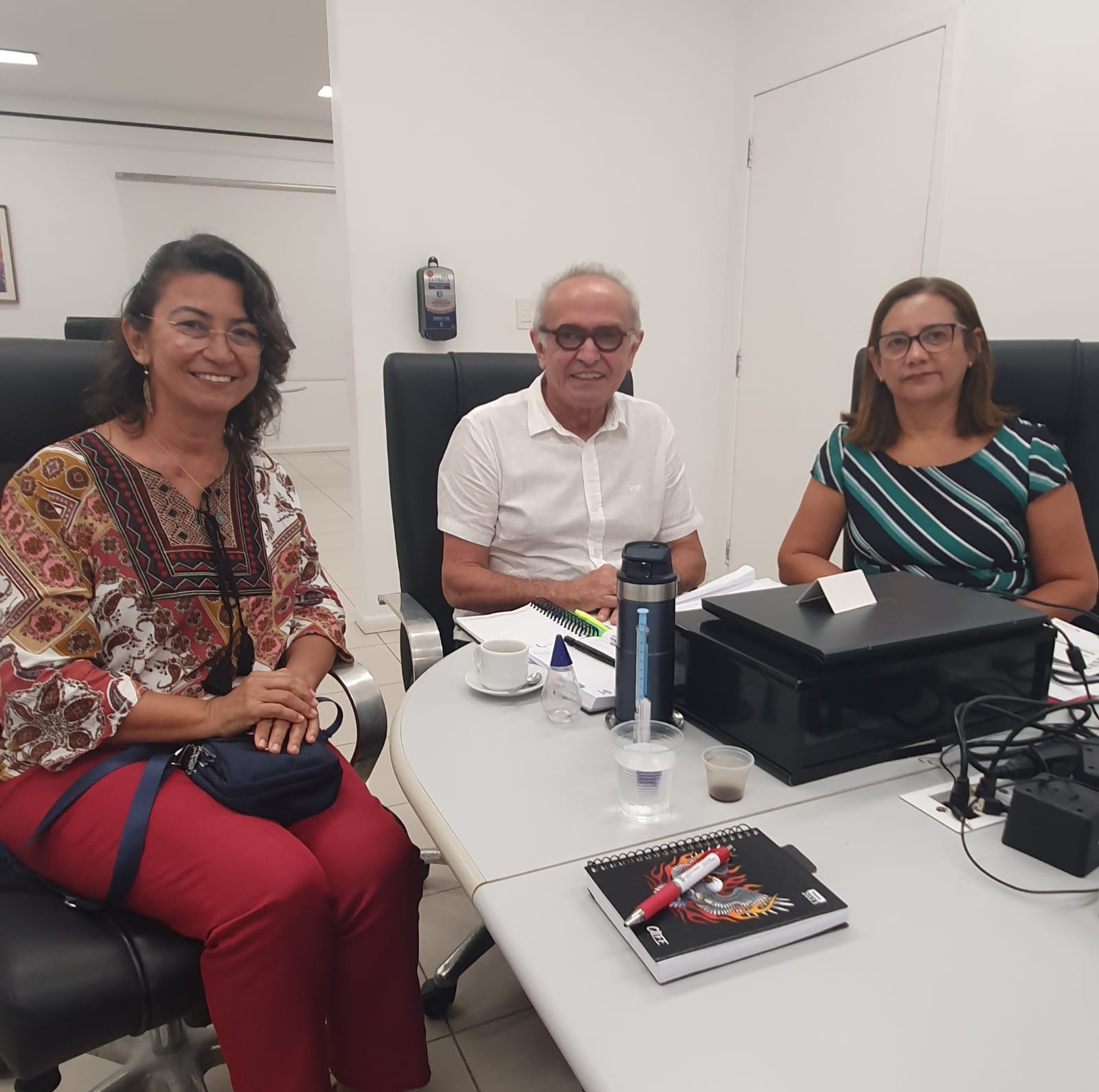 Doação do terreno Campus Mangabeira reunião prefeitura.jpeg