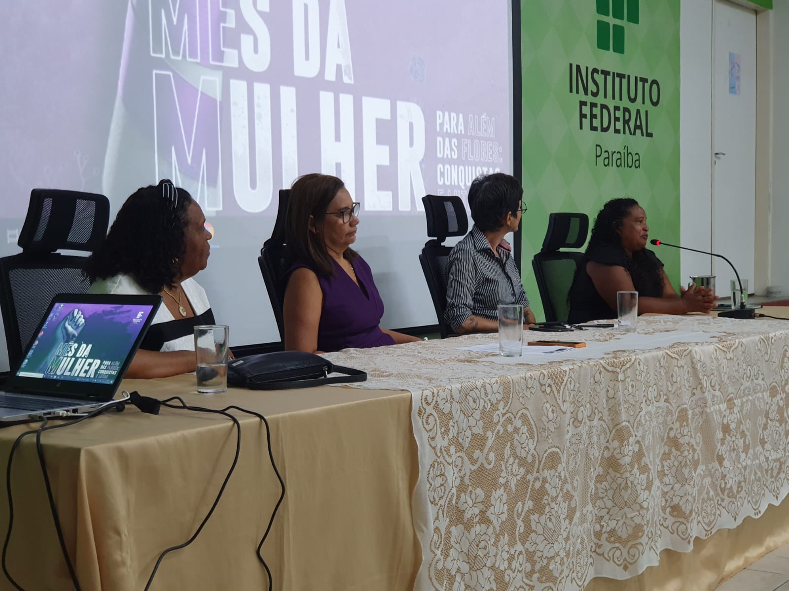 mes da mulher 1.jpeg