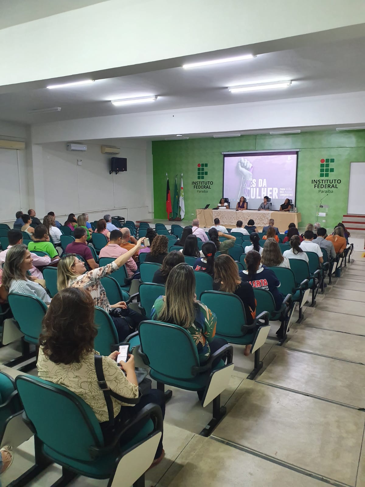 mes da mulher 3.jpeg