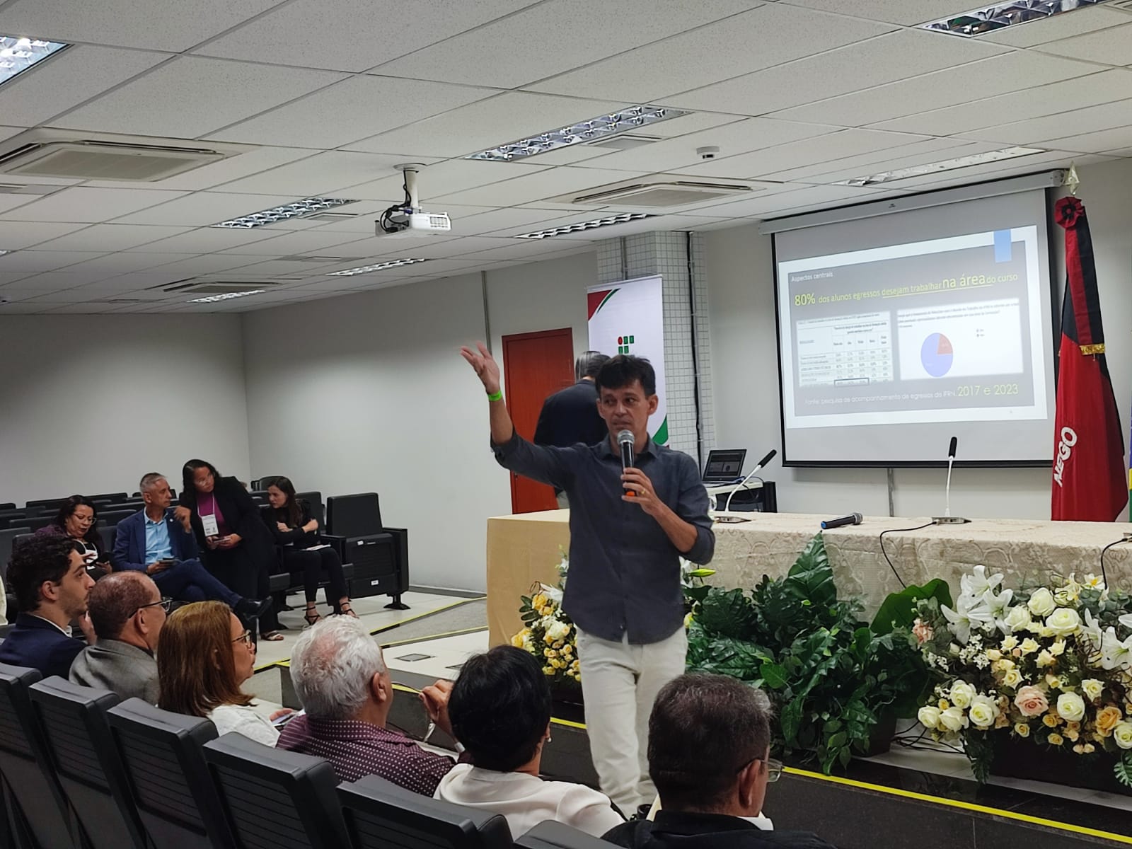 Palestrante de abertura , Thiago Loureiro, do IFRN.jpeg